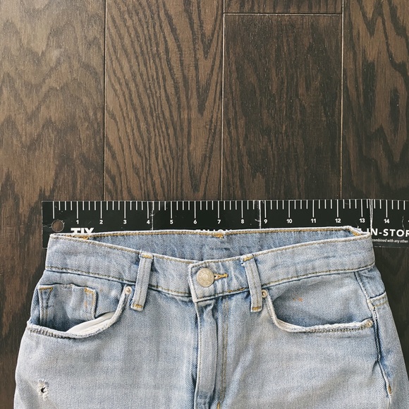 UO BDG Destroyed Jeans - Picture 4 of 6